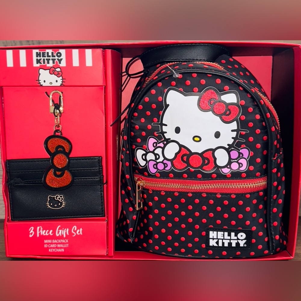 ✅ Super Cute 🥰 Hello Kitty 3 Piece Gift Set , includes Mini Backpack 🎒 - NEW
